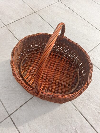 Spacious shopping basket