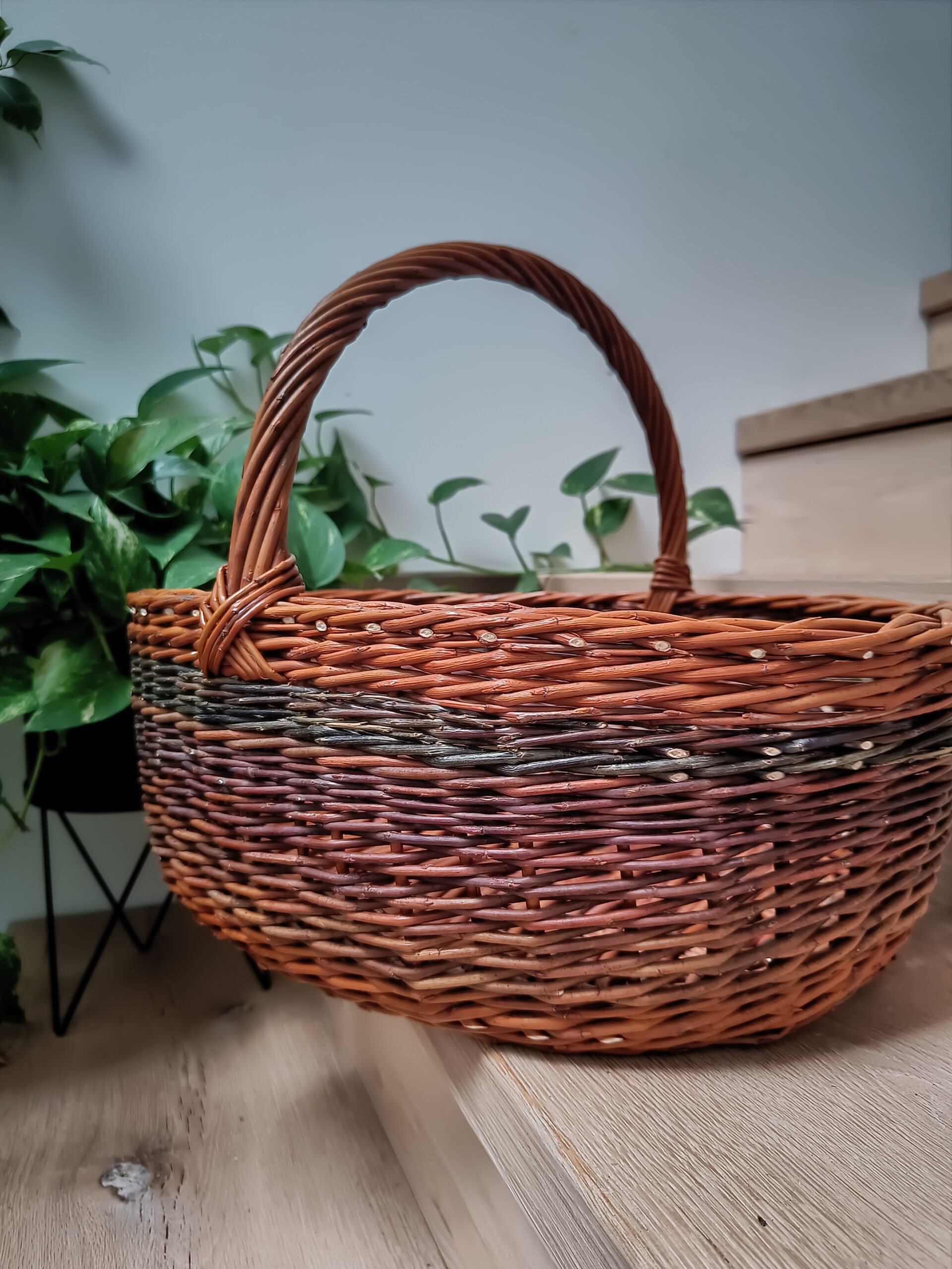 Warm-Toned Shopping Basket - Image 3