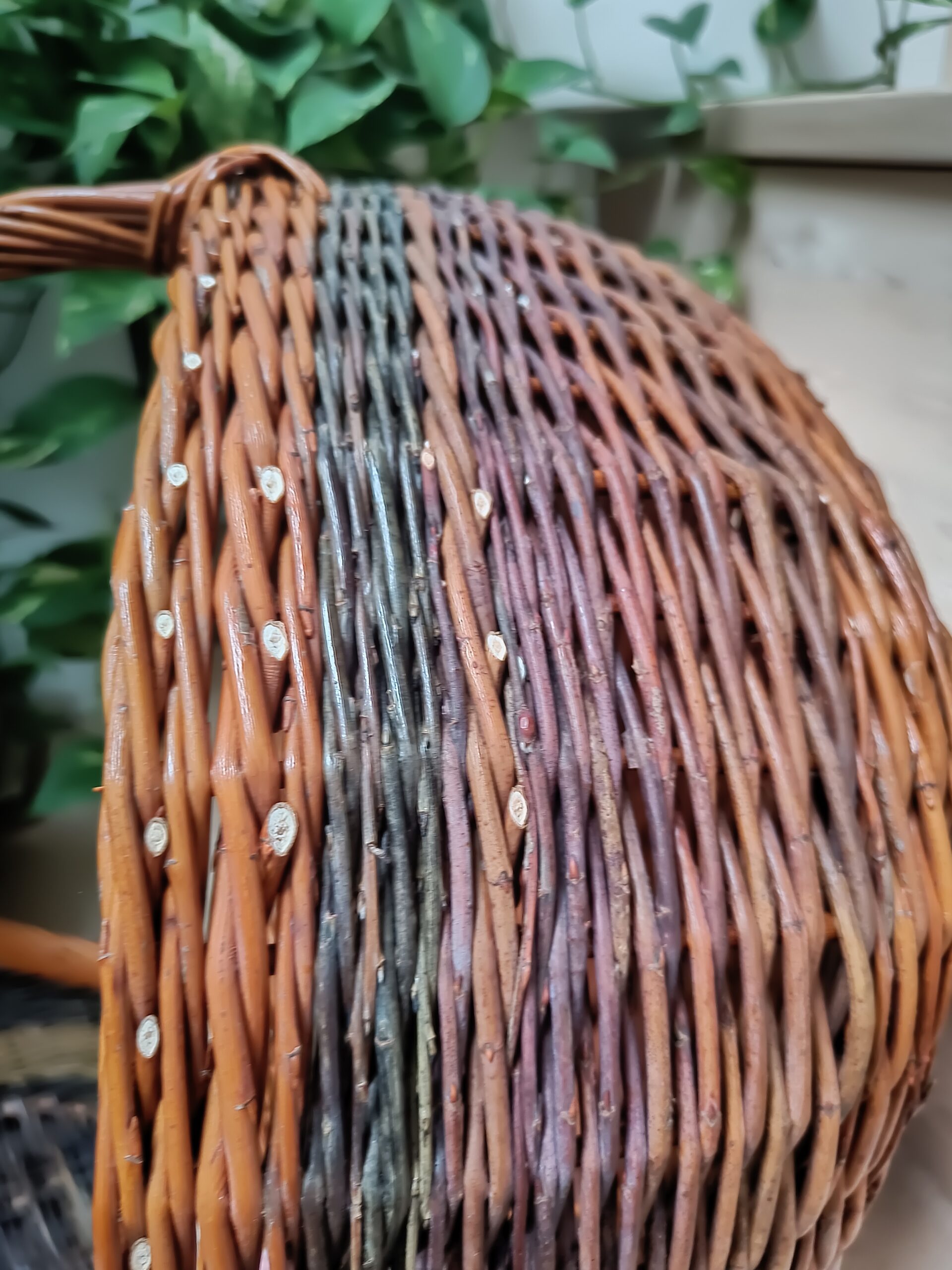 Warm-Toned Shopping Basket - Image 7