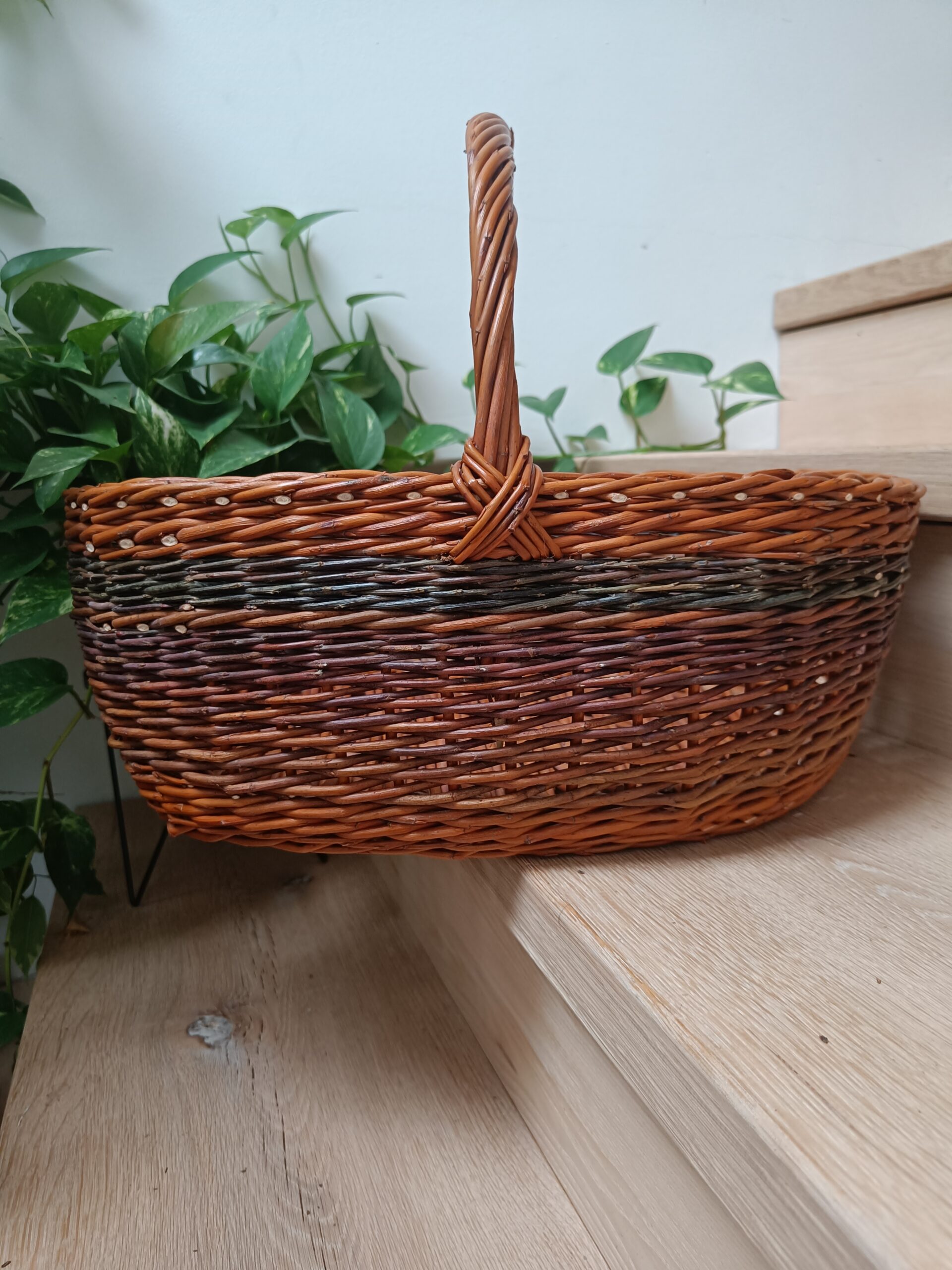 Warm-Toned Shopping Basket - Image 4