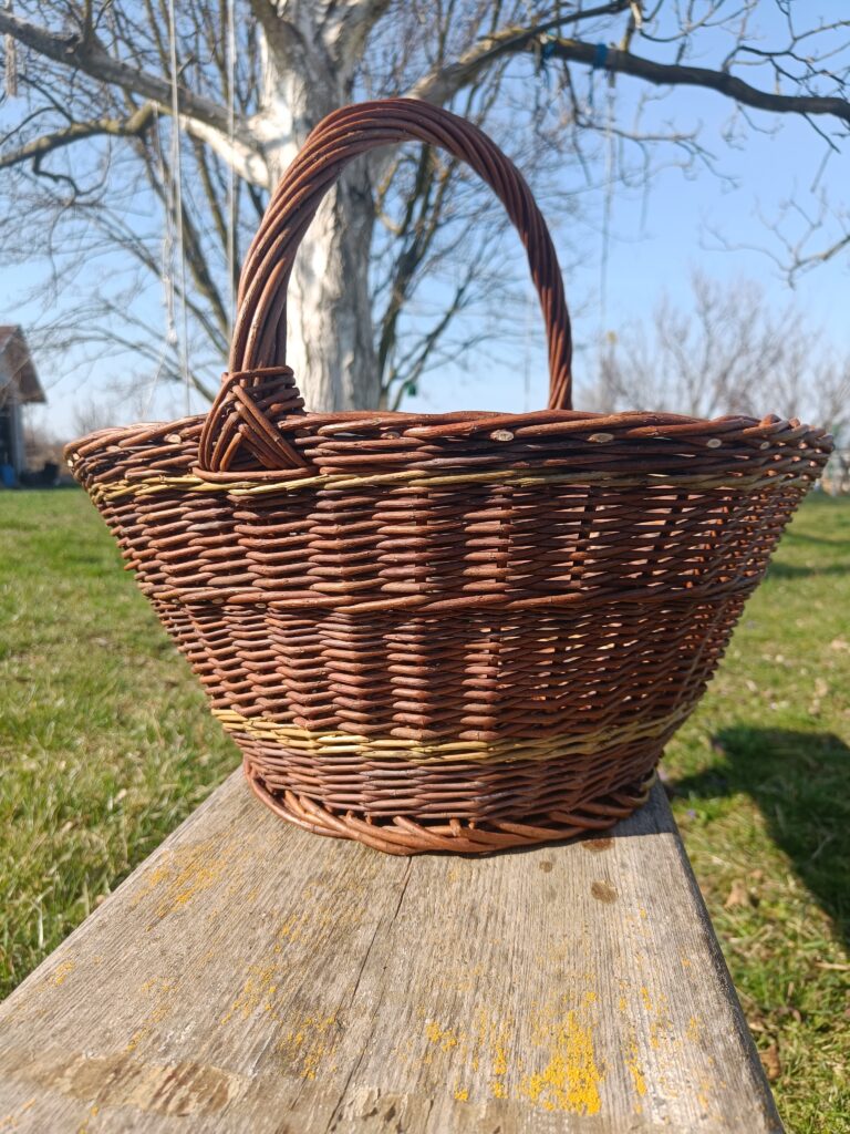 Unpeeled willow garden basket