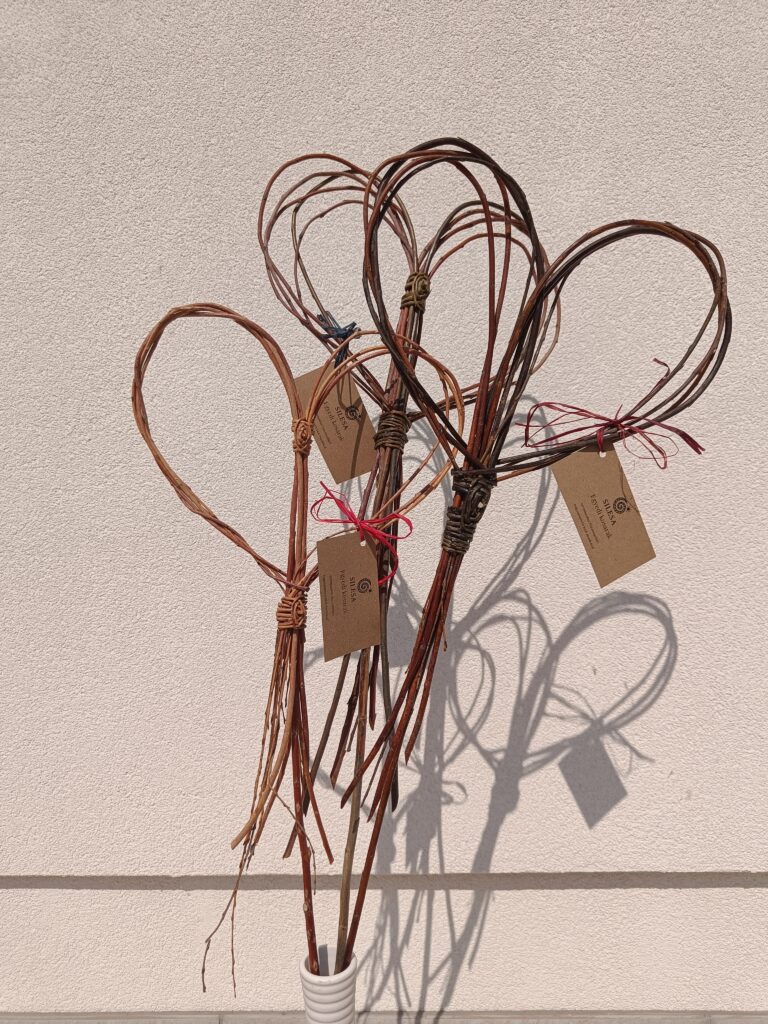 Heart-shaped willow garden stake