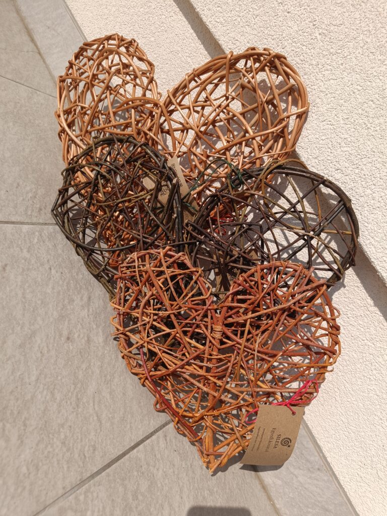 Open-weave willow hearts